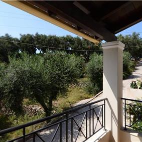 3 bedroom villa with pool, near Acharavi, sleeps 8